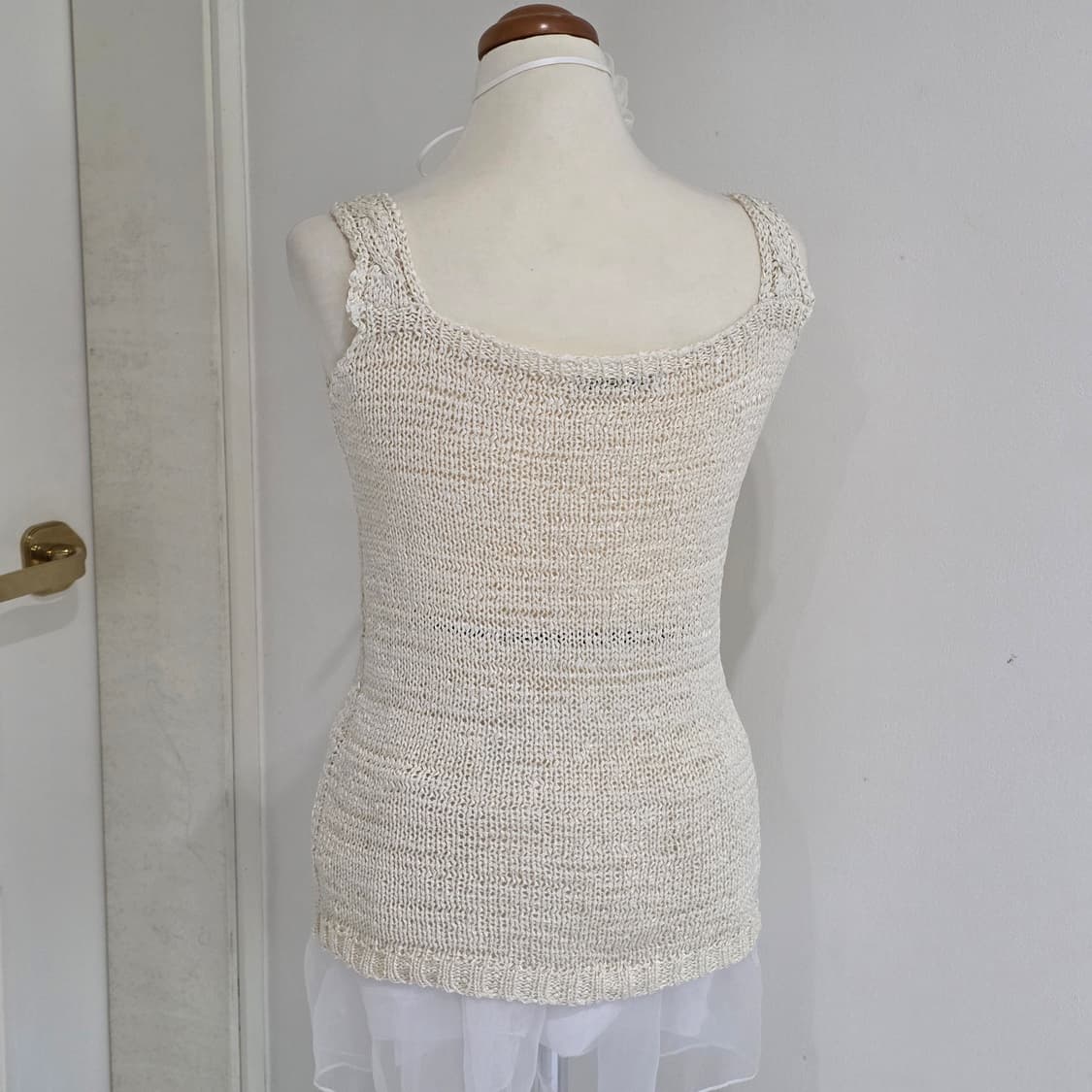 뉴욕빈티지) 아이보리 모리걸 케이블 슬리브리스 니트 시스루탑 상품이미지5