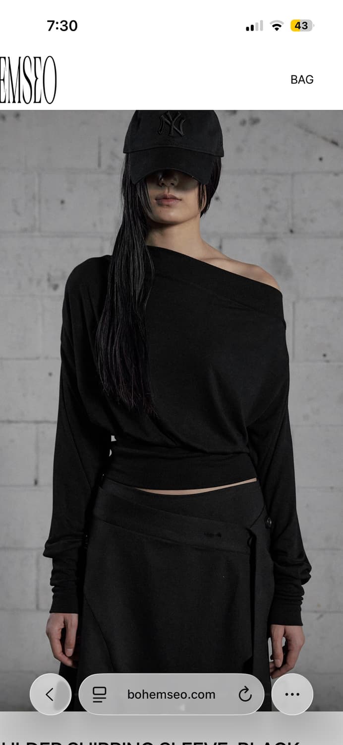 보헤미안서울 SHOULDER SHIRRING SLEEVE, BLACK 상품이미지1