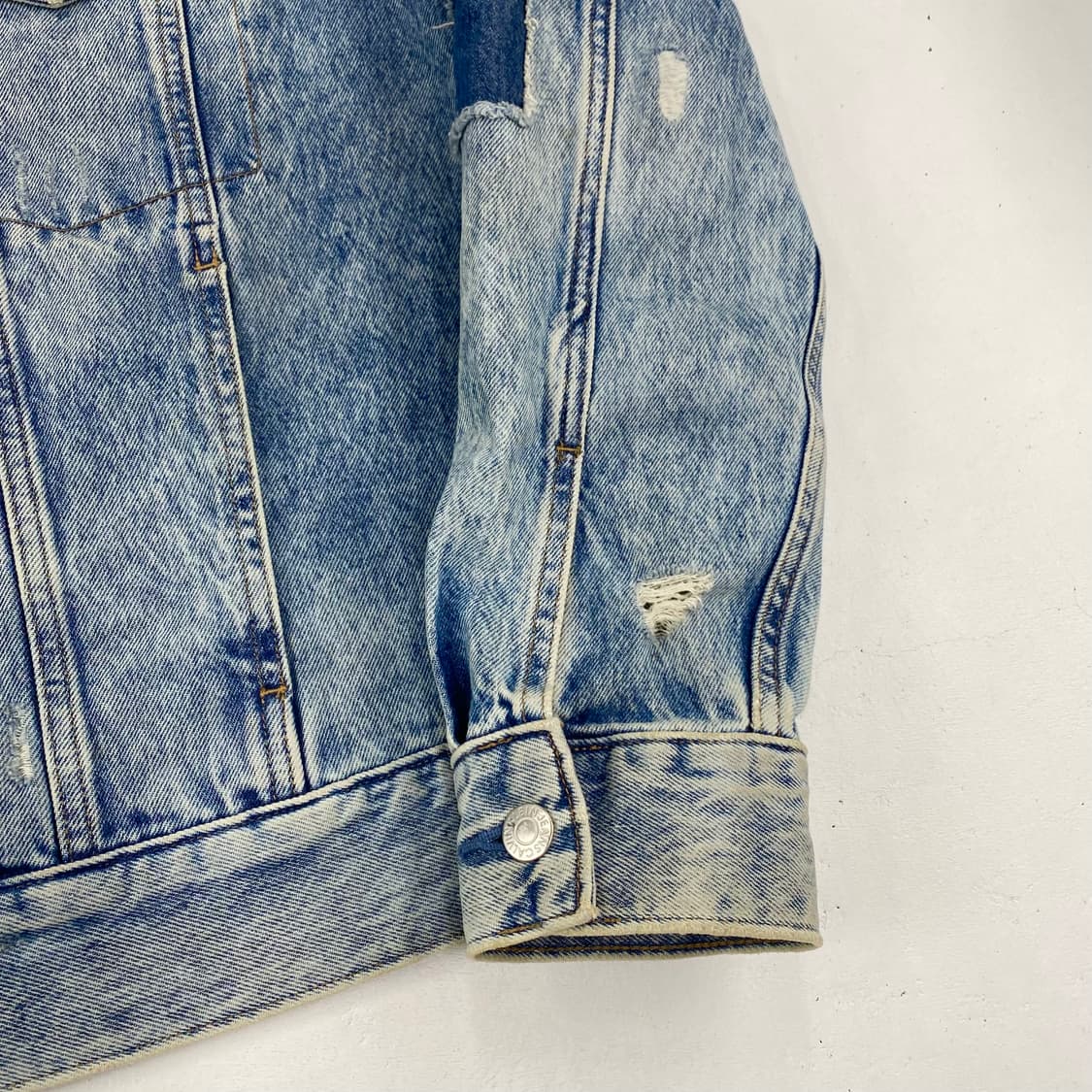 C.K 켈빈클라인 패치워크 디스트로이드 데님 트러커 자켓 (105) 상품이미지7