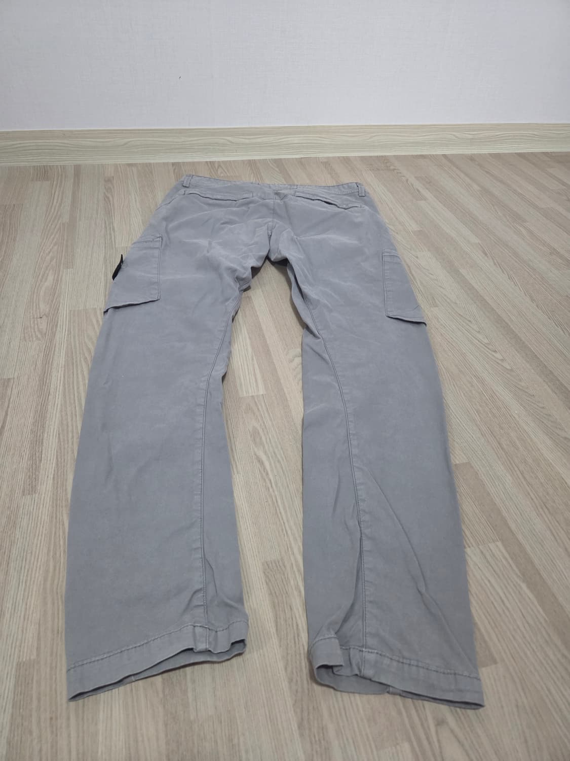 스톤아일랜드 그레이 색상 카고 바지34 상품이미지2