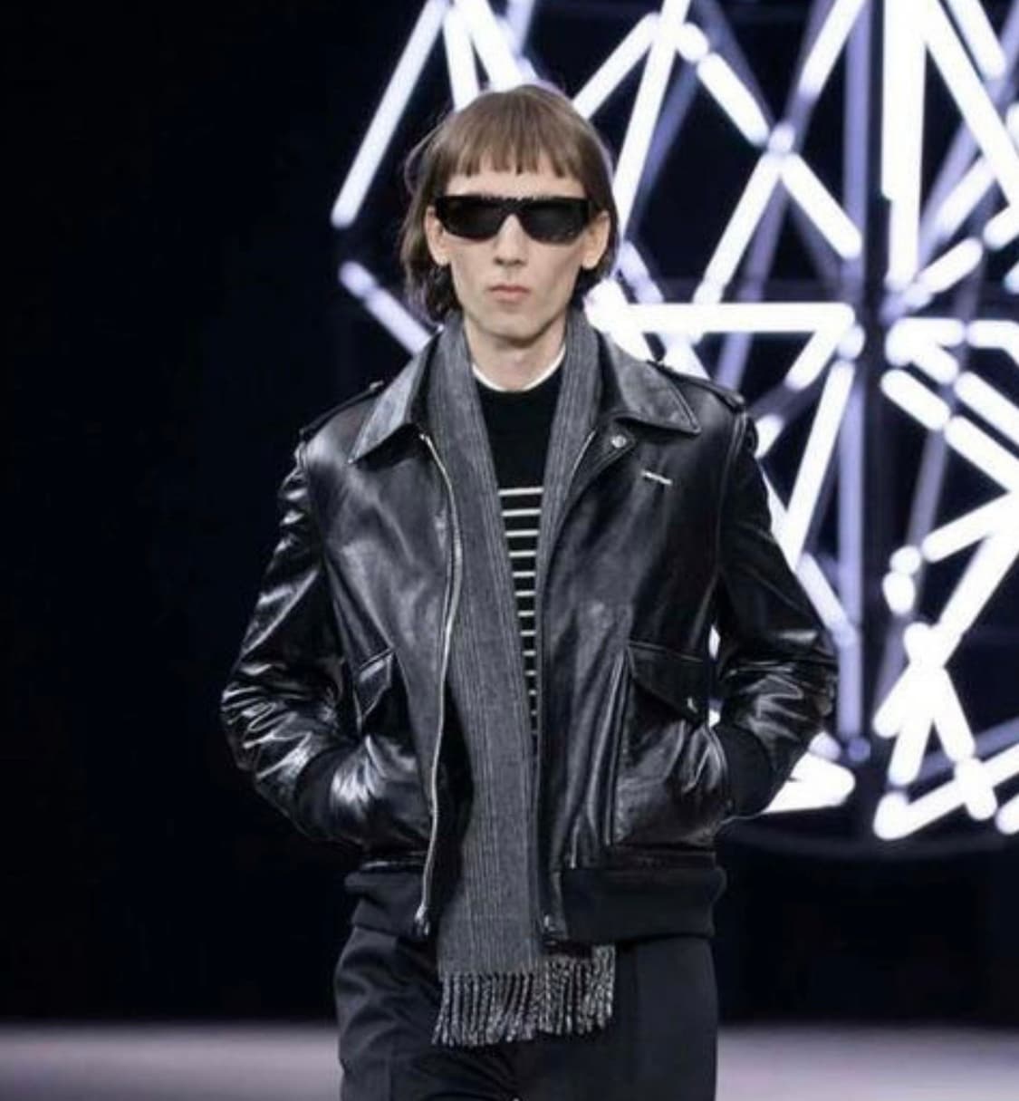 셀린느 19fw 블랙 색상의 셀린느 양털 레더 자켓 상품이미지1