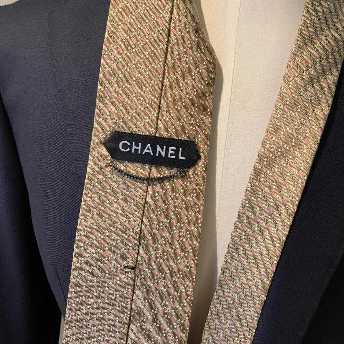 샤넬(CHANEL) 새상품급 명품 모노그램넥타이 골드베이지톤 실크넥타이 상품이미지2
