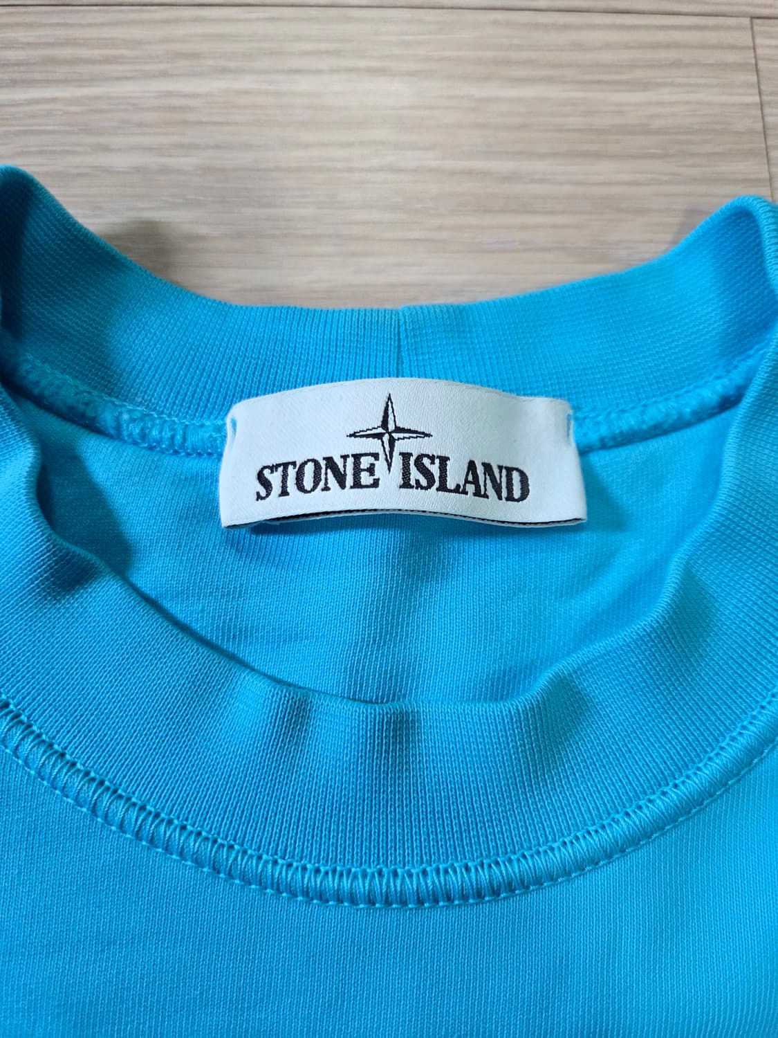 [2회착용] 스톤아일랜드 코튼 맨투맨 스카이 블루 상품이미지5