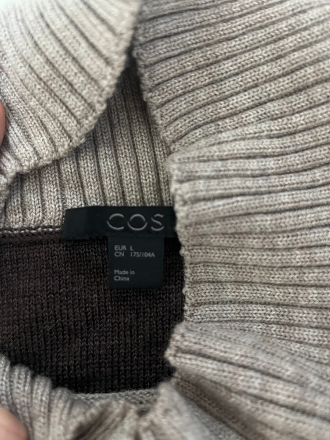 COS 코스 배색 터틀넥 슬릿 니트 L (울100) 상품이미지9