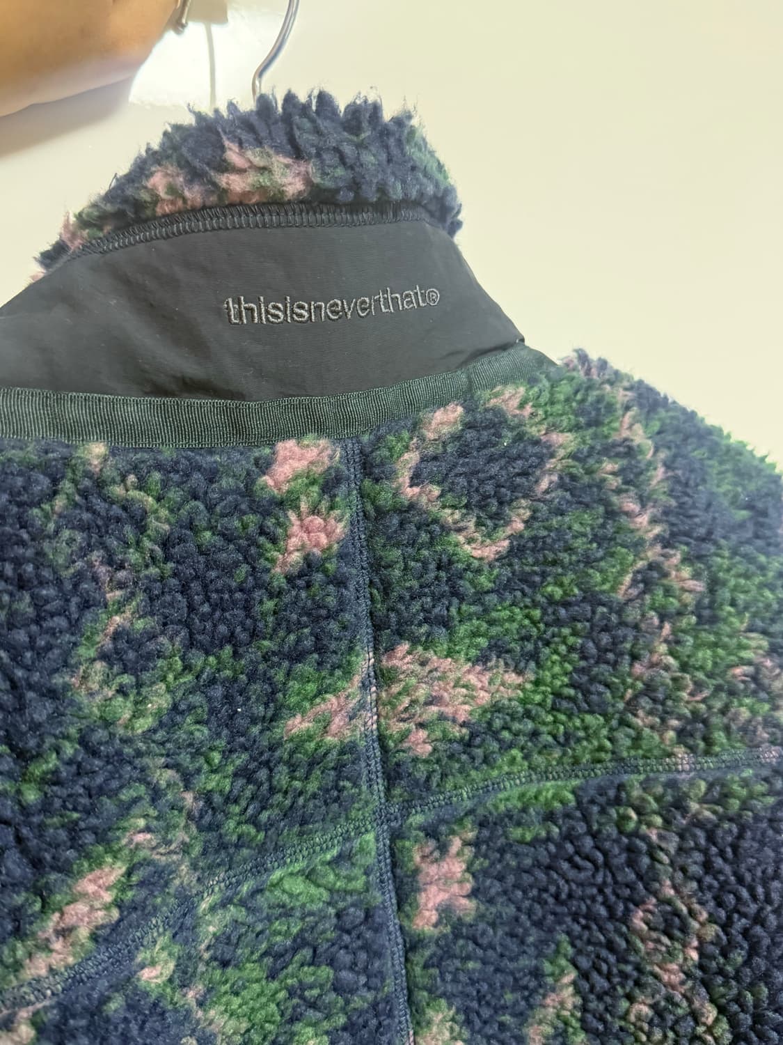 디스이즈네버뎃 양털 후리스 L 상품이미지2