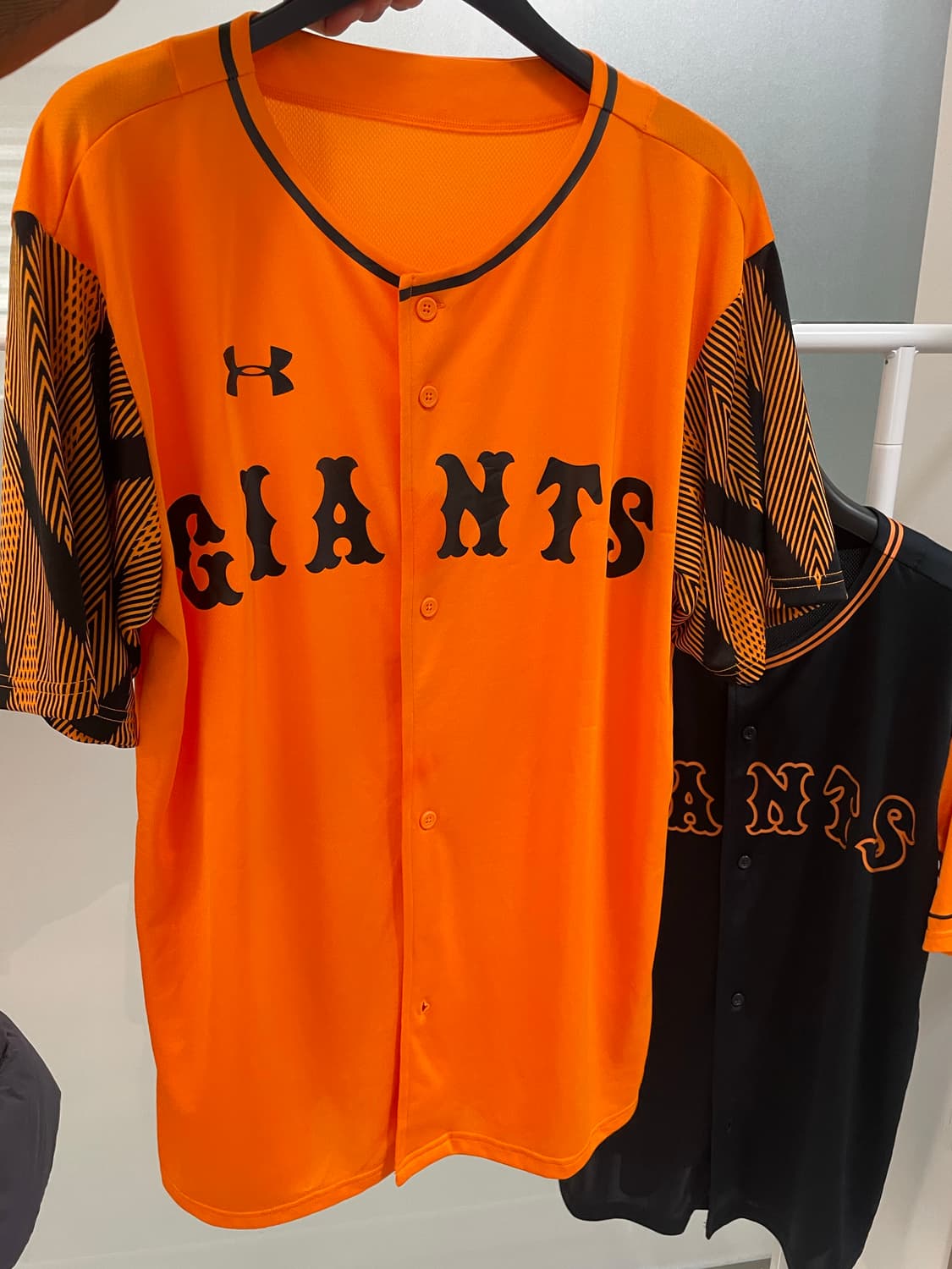 언더아머 요미우리 자이언츠 유니폼. 상품이미지2