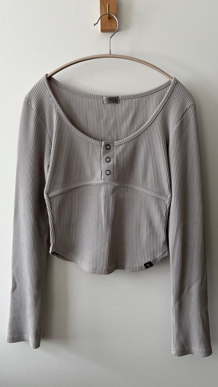 시너진 라인 버튼 롱 슬리브 상품이미지7