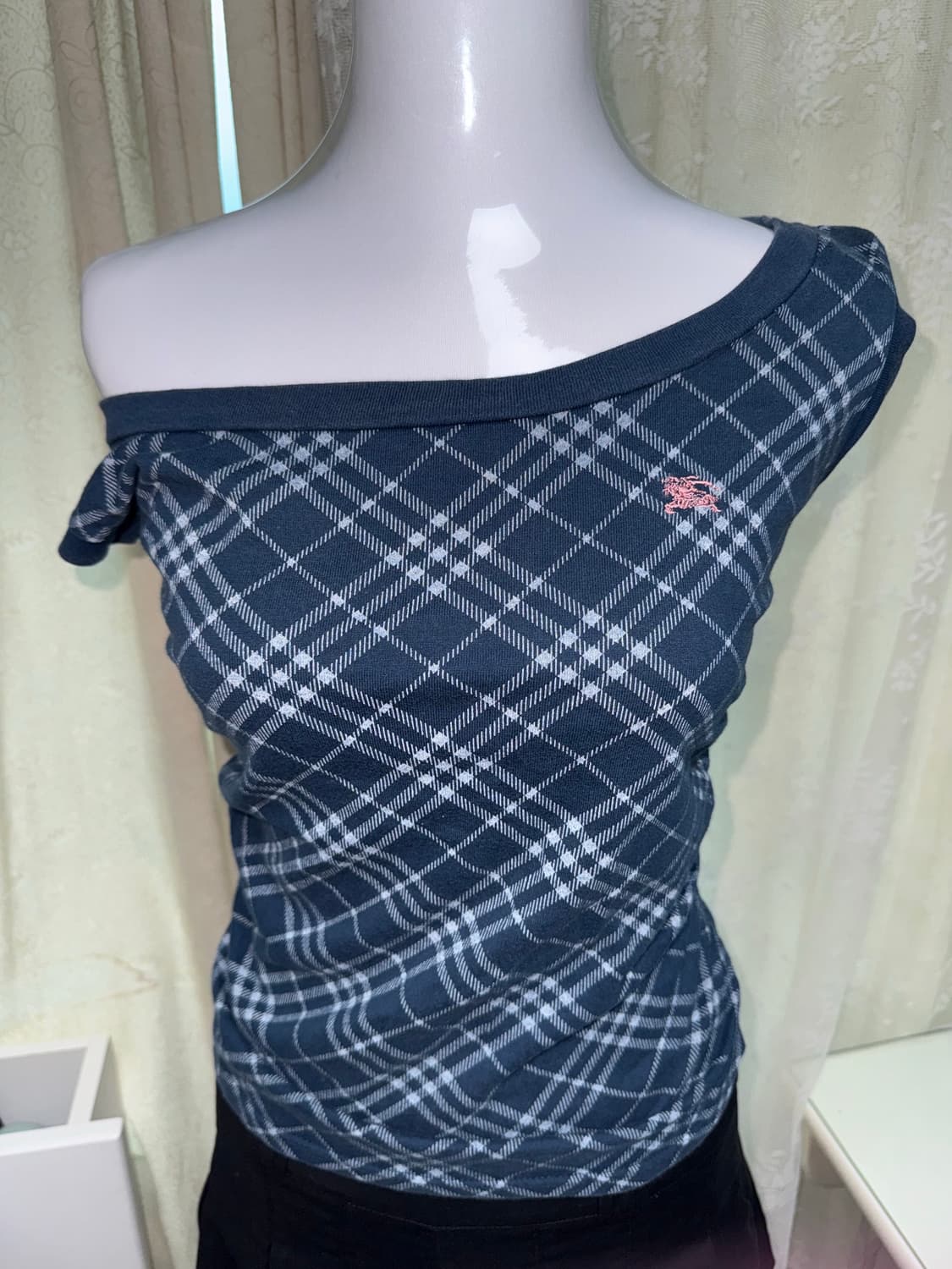 Burberry shirring U-line sleeveless 상품이미지5