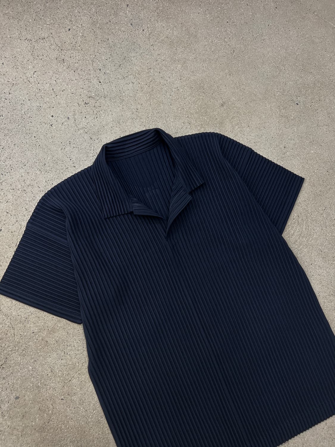 옴므플리세 베이직 다크 네이비 카라 티셔츠 상품이미지3