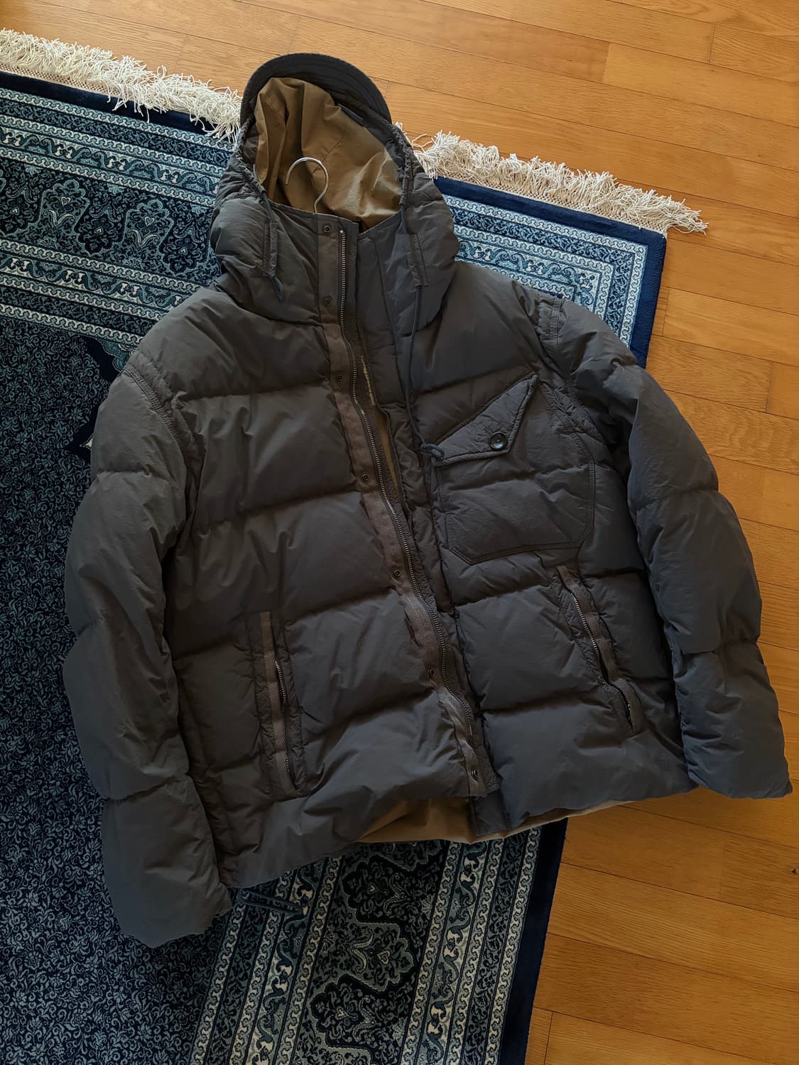 Ten C 텐씨 서바이벌 다운 패딩 차콜 상품이미지5