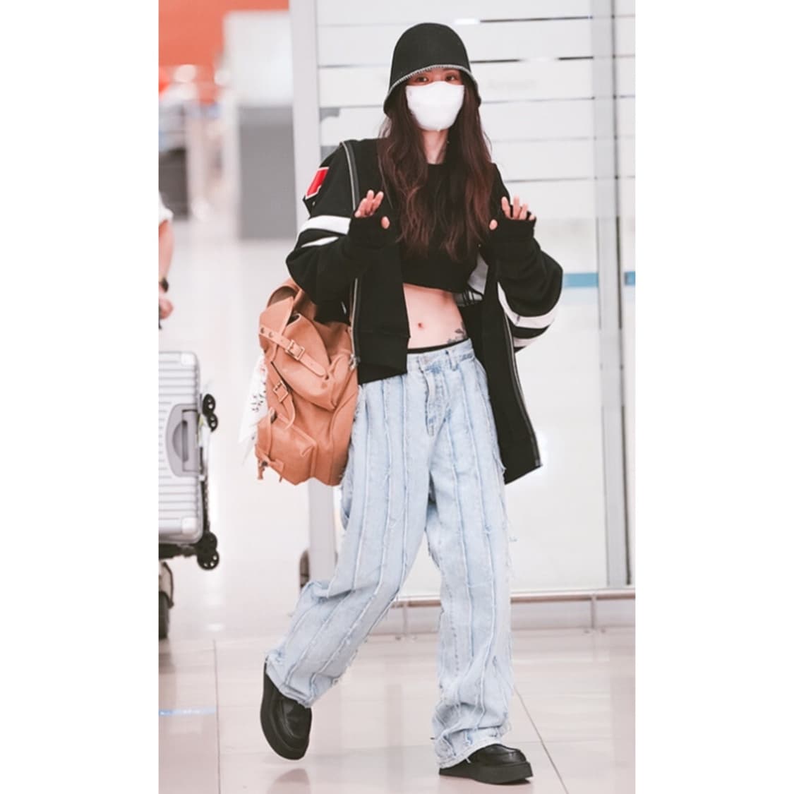 마뗑킴 컷팅 루즈 데님 팬츠 상품이미지3
