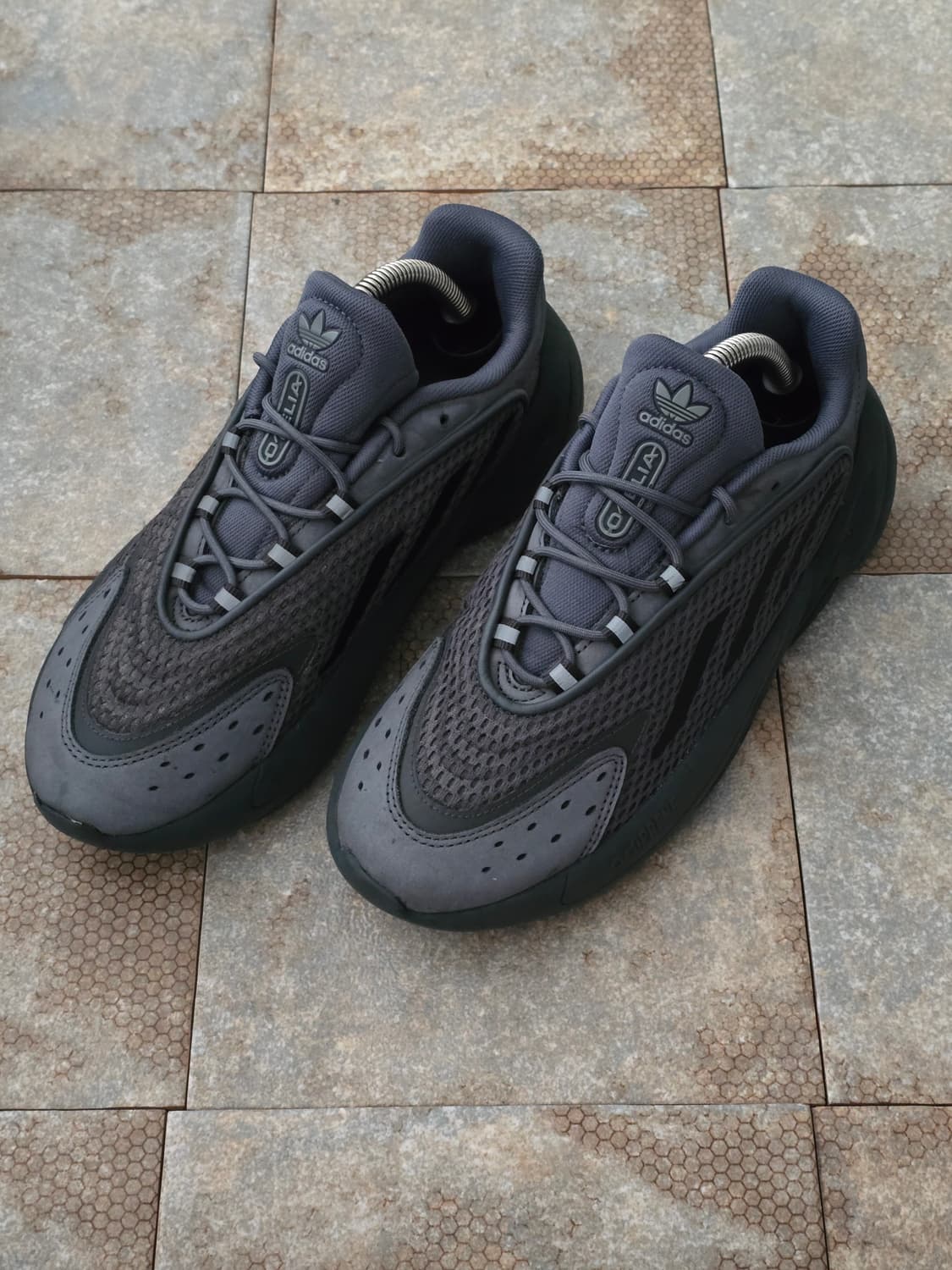 (240)아디다스 오젤리아 그레이 블랙 상품이미지1