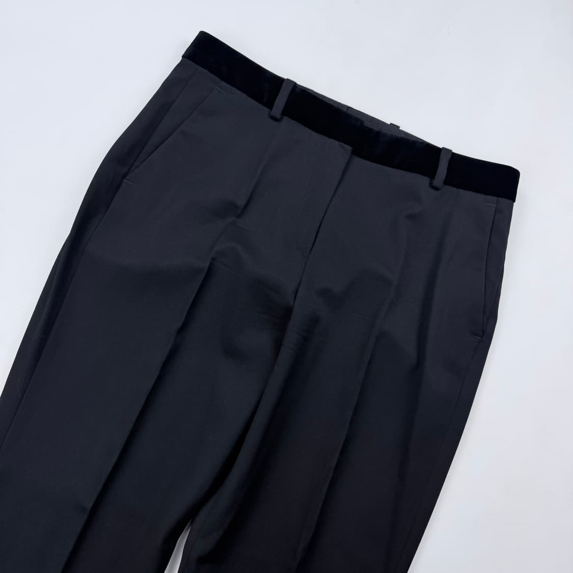 더쿠플스 벨벳 포인트 핀턱 슬랙스 상품이미지2