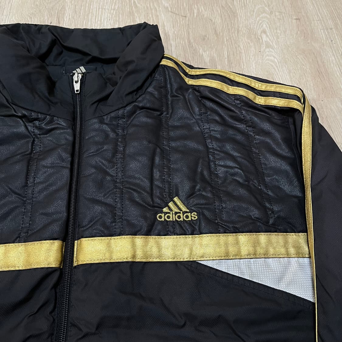 아디다스 남성 골드 로고 경량패딩 점퍼 XL/105 상품이미지3