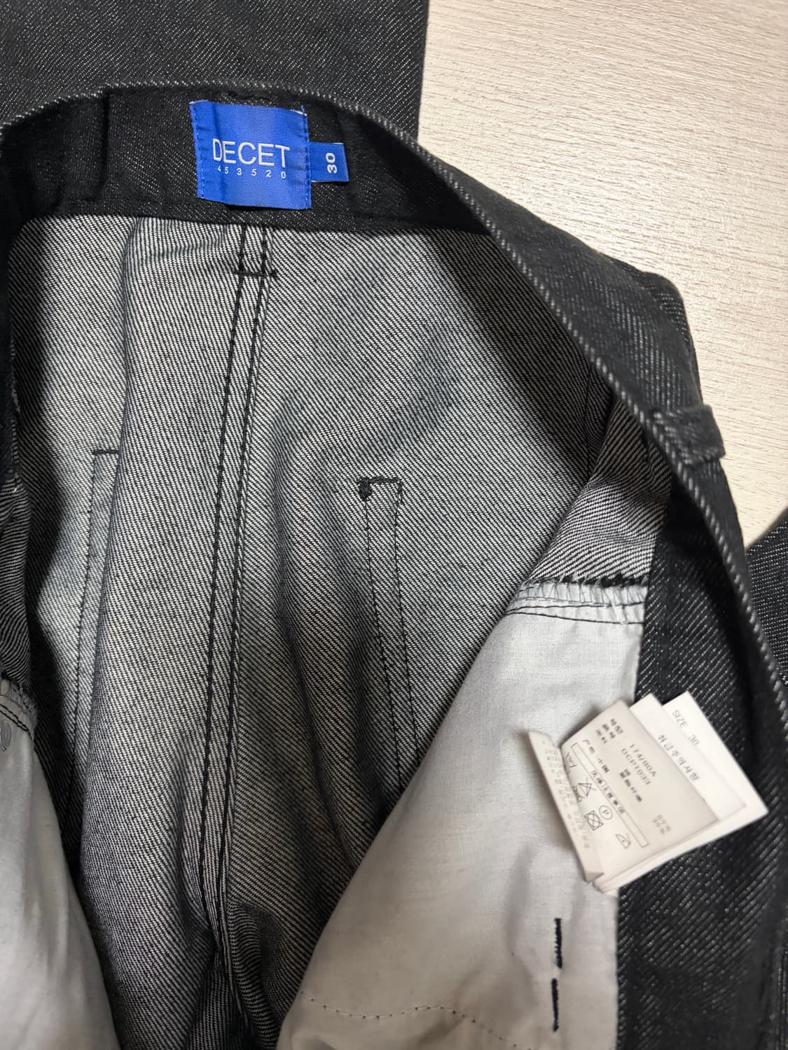 데케트 커브드 와이드 진 블랙 색상 상품이미지5