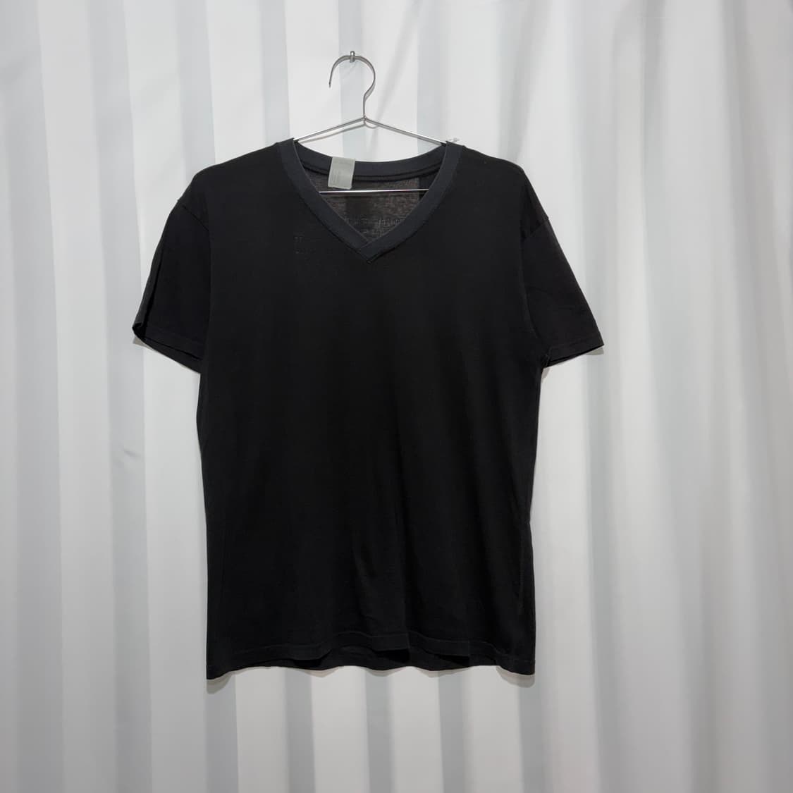 엔할리우드 브이넥 티셔츠 상품이미지2