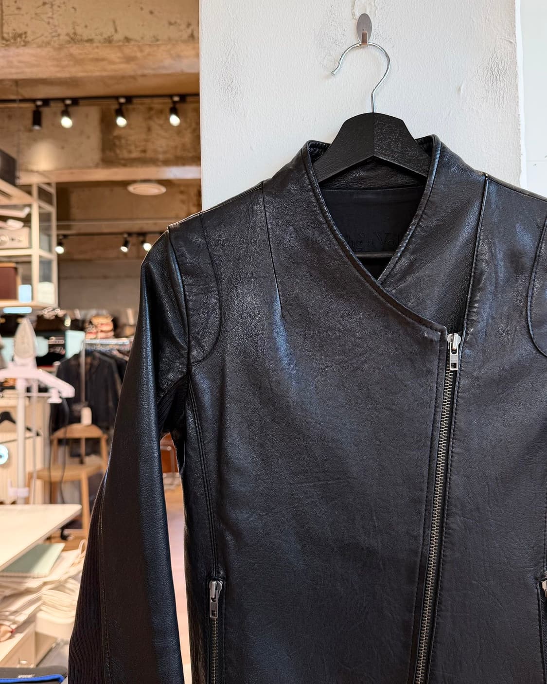 쟈딕 앤 볼테르 블랙 쉽스킨 스터드 버이커 자켓 상품이미지4