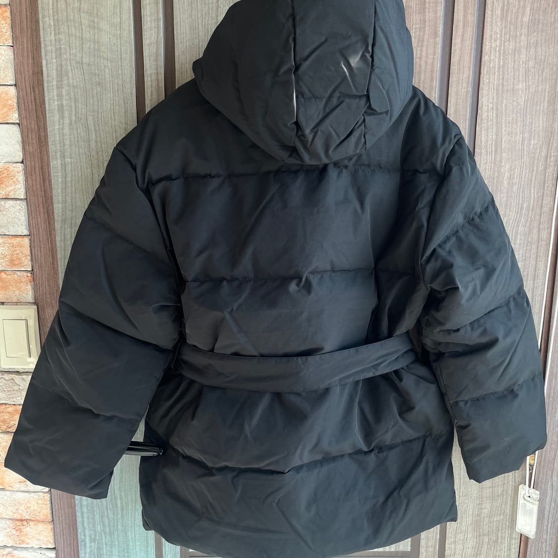 새상품(M)겐조 기모노 벨티드 랩 후드 다운 패딩 블랙 상품이미지2