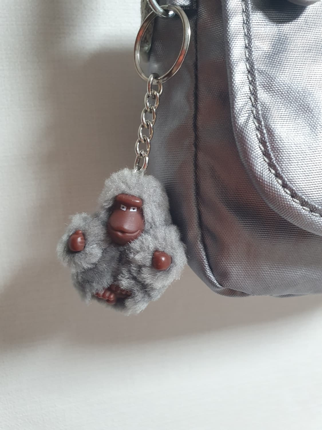 키플링 메탈릭 실버 미니 크로스백 상품이미지6