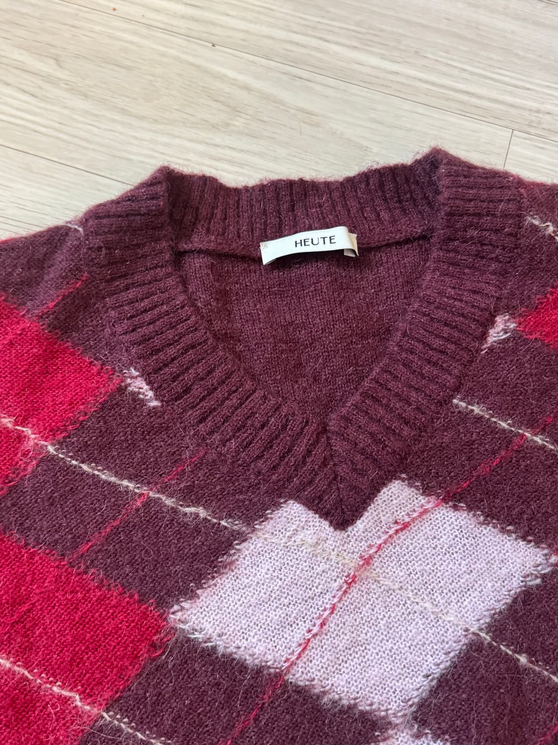 호이테 브이넥 니트  상품이미지2