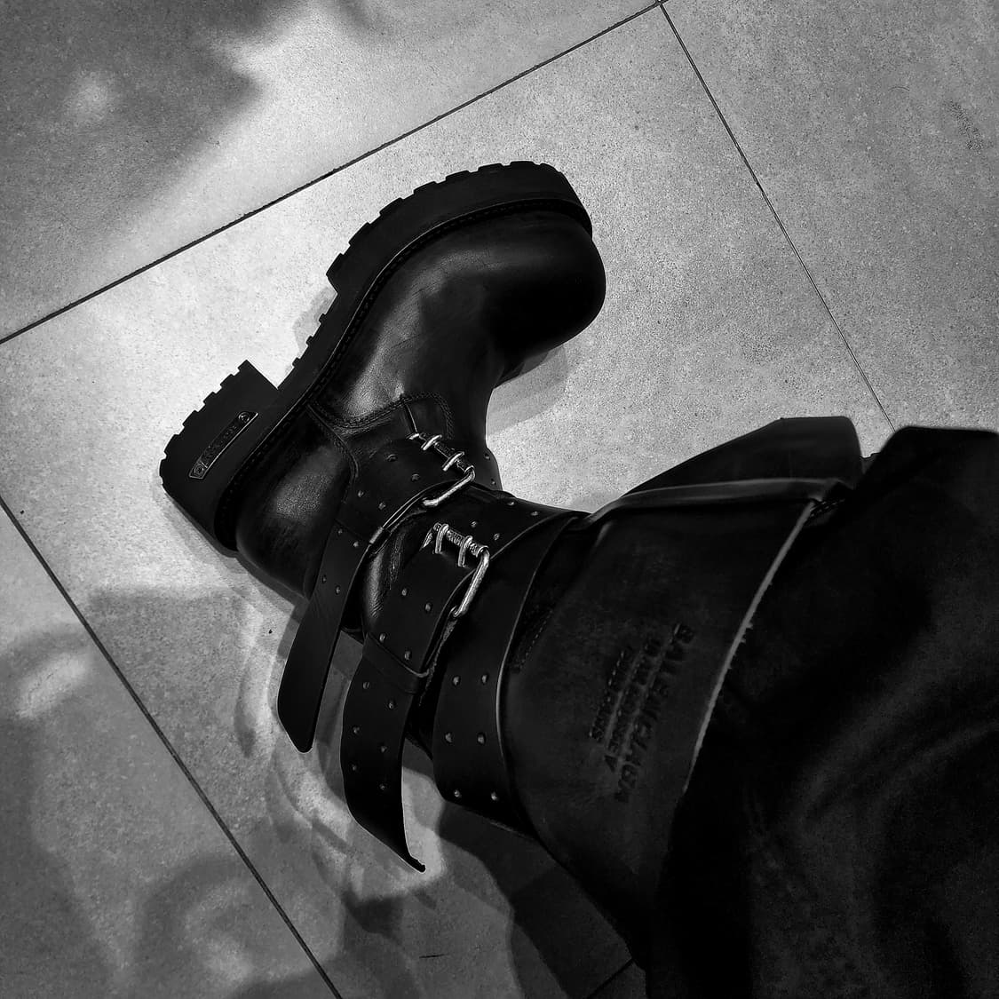 발렌시아가 베놈 하이부츠 판매합니다 상품이미지7