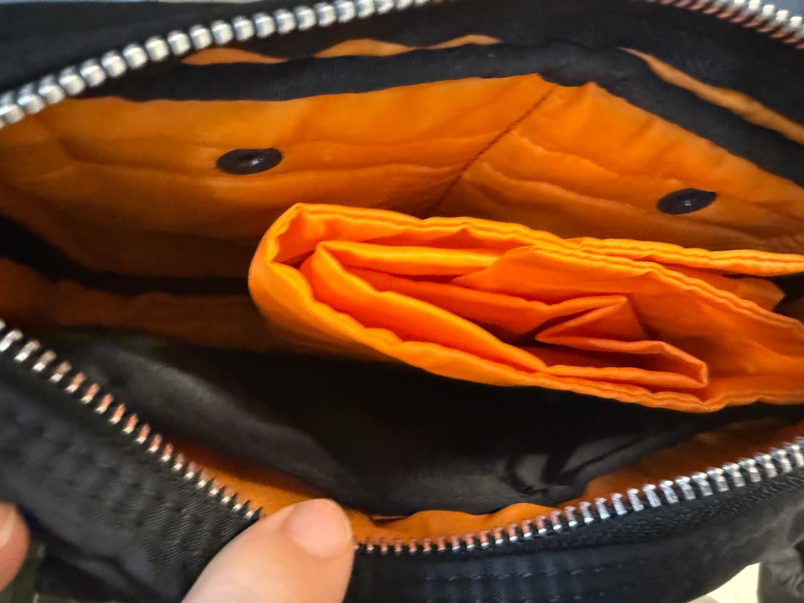 포터 탱커 숄더백 블랙 상품이미지5