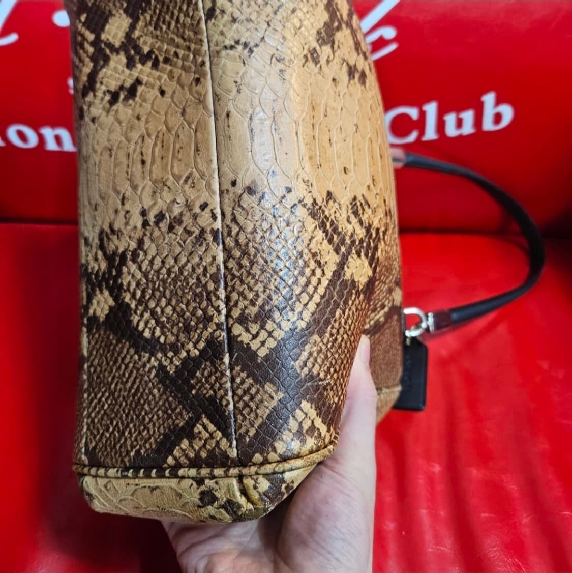 코치(COACH) 파이톤 미네타 엠보싱 가죽 토트백 상품이미지6