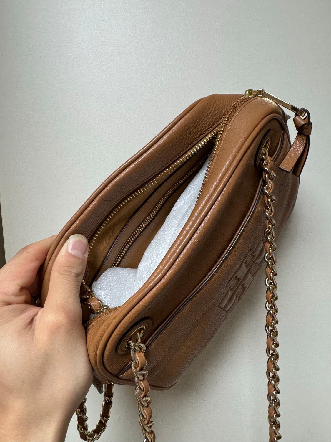 토리버치 테아체인 크로스백 상품이미지3