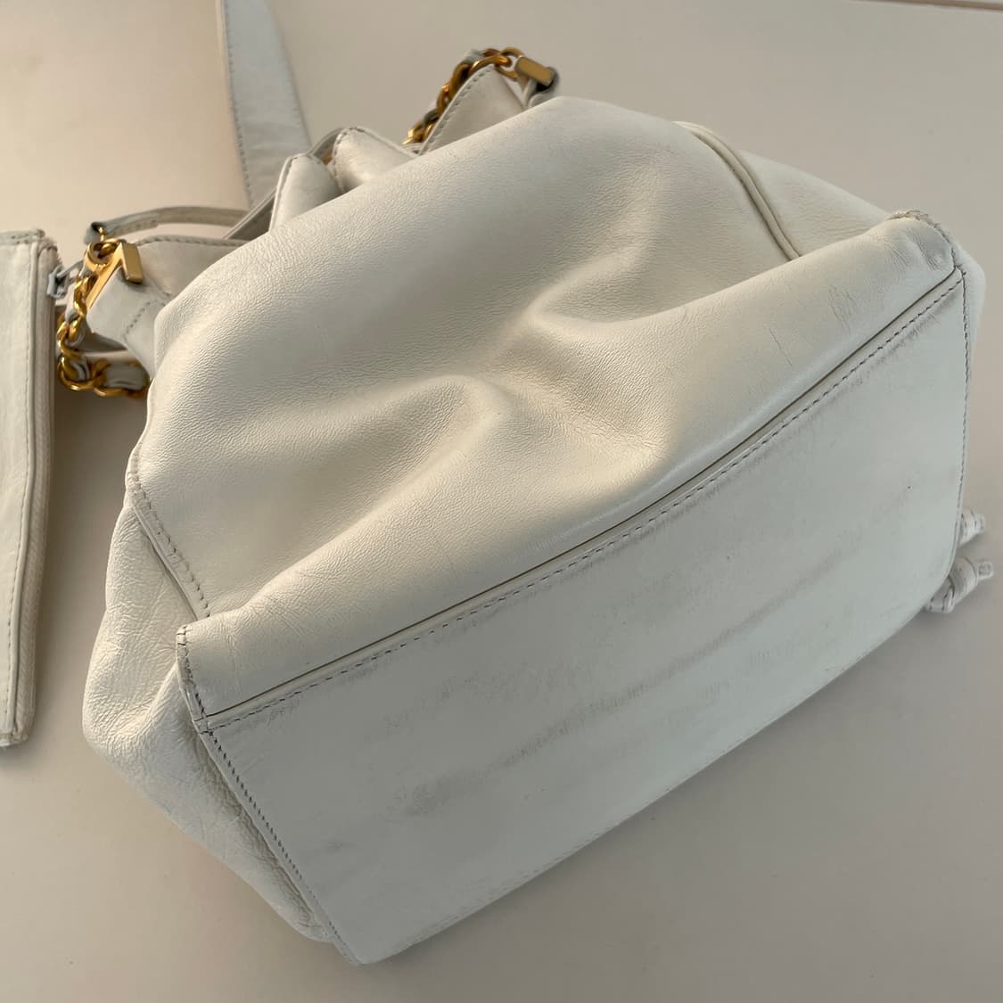 샤넬 화이트 버킷백 상품이미지6