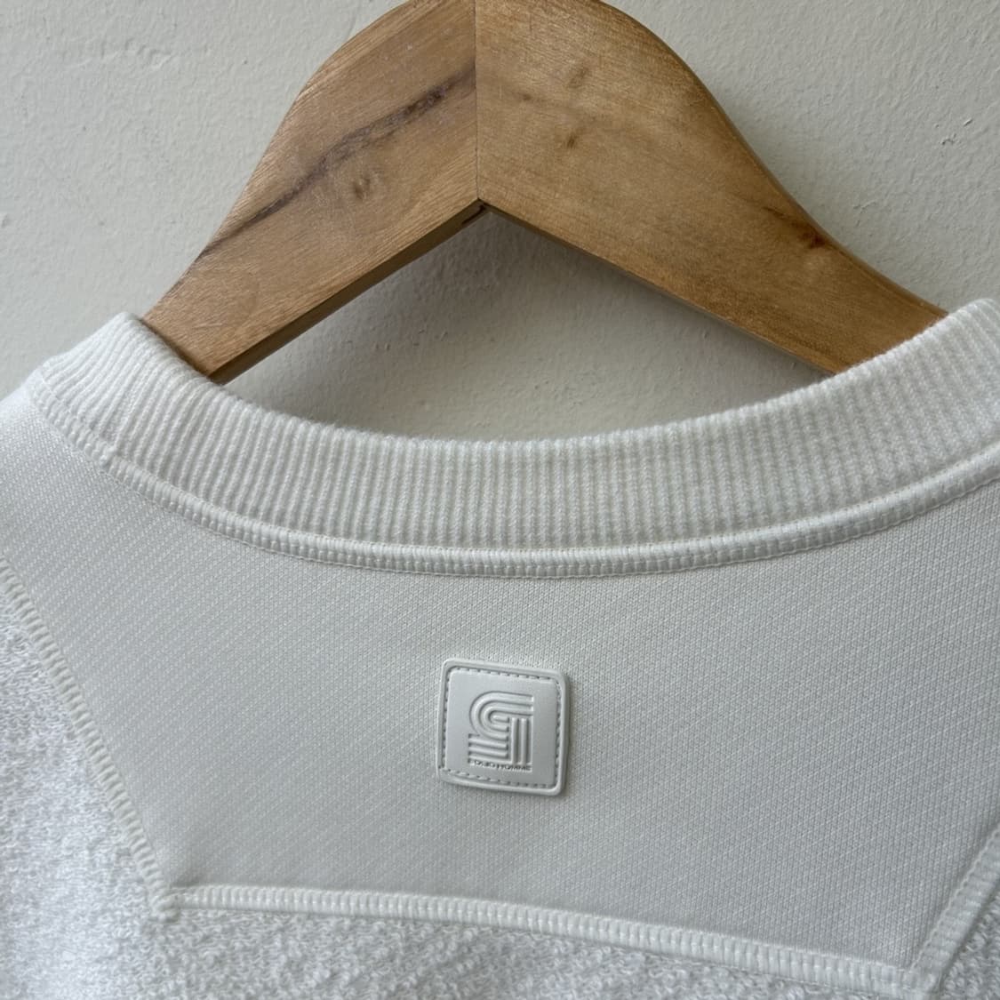 15945 - 솔리드옴므 백로고 타월 맨투맨 상품이미지5