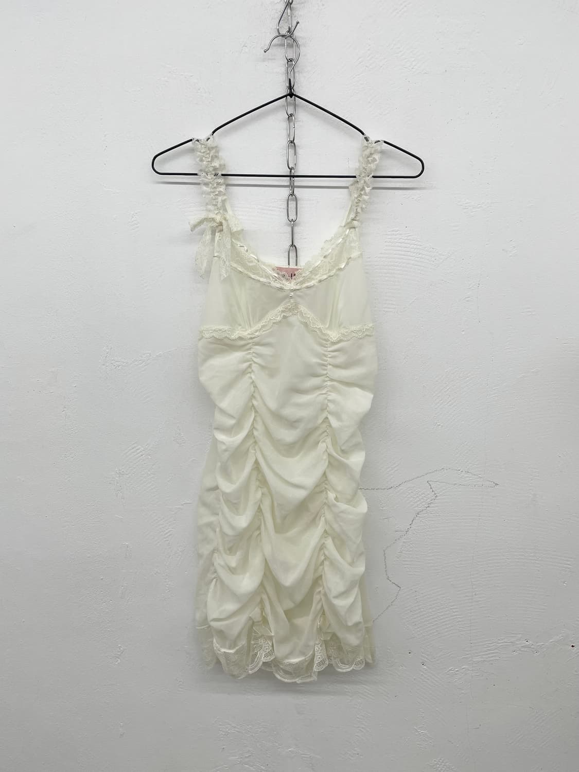 에블린 화이트페어리 셔링 레이스 슬립 상품이미지4