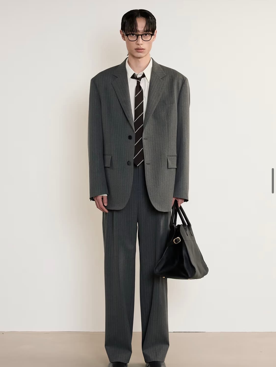 TNGT 핀 스트라이프 오버사이즈 자켓 - 110 상품이미지1