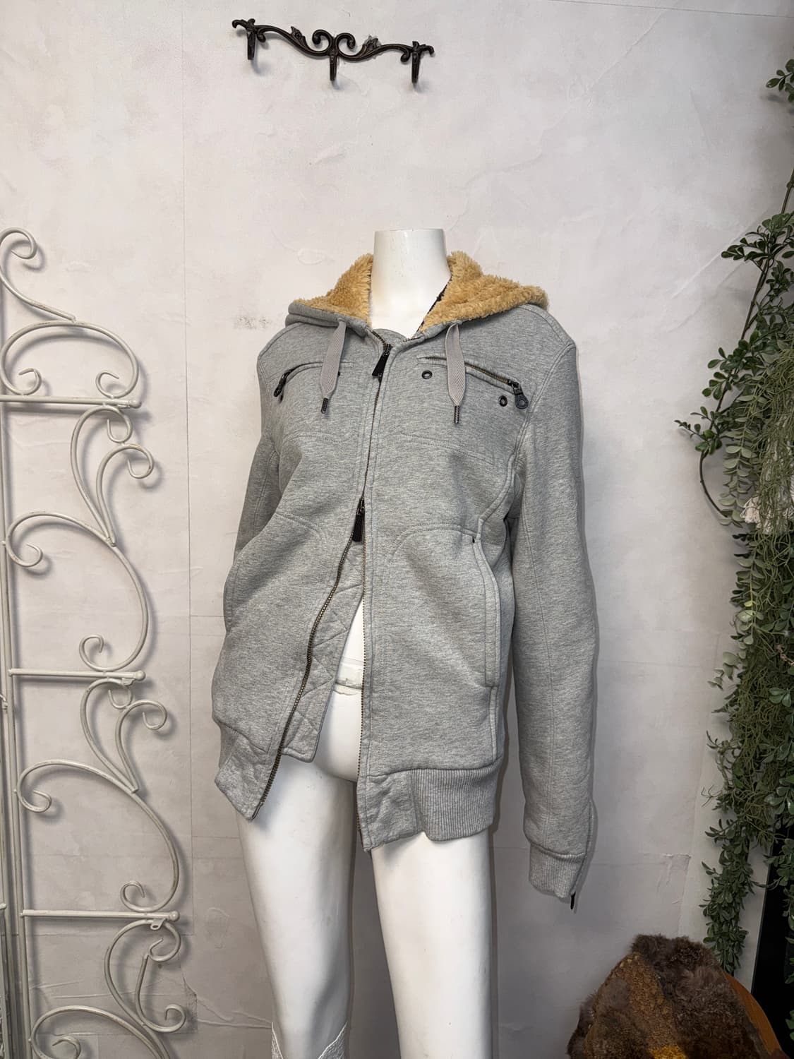 DIESEL gray line detail fur hood zipup 상품이미지8