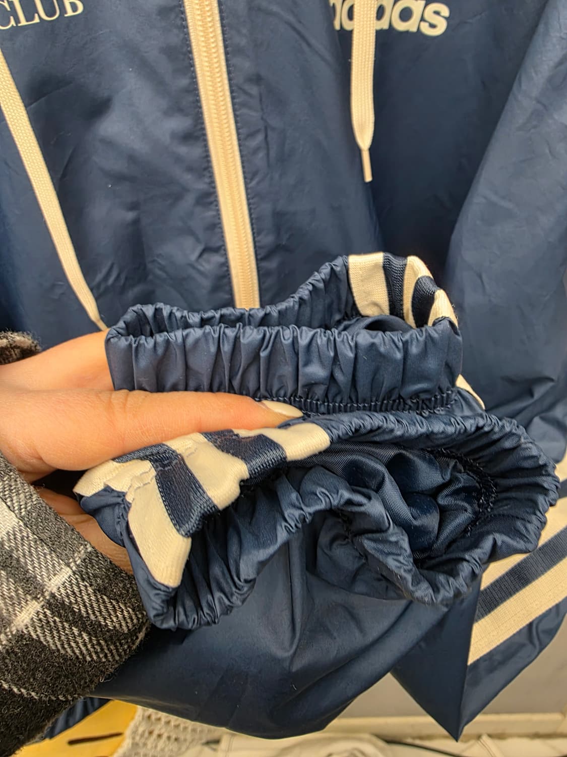 아디다스 멜로우 라이드 클럽 바람막이 상품이미지4