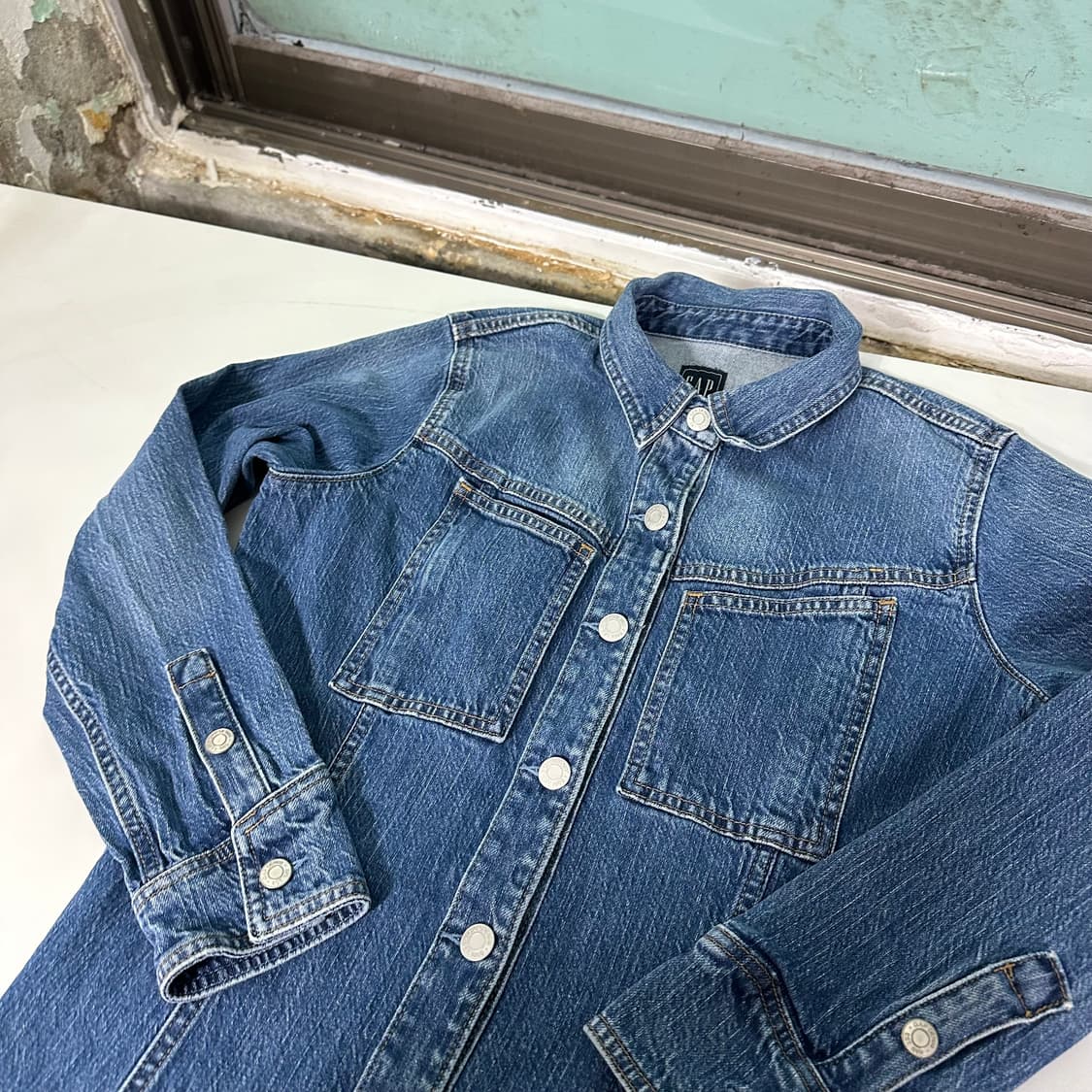 우먼S 갭 GAP 빈티지워시드 일자핏 풀버튼 네임원피스 상품이미지2