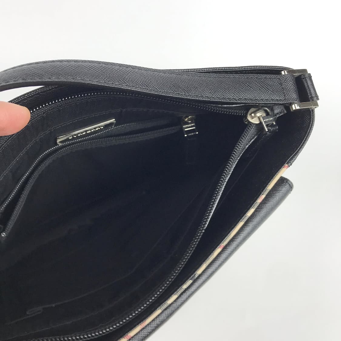 버버리 Burberry 체크 숄더백 여성 가방 상품이미지9