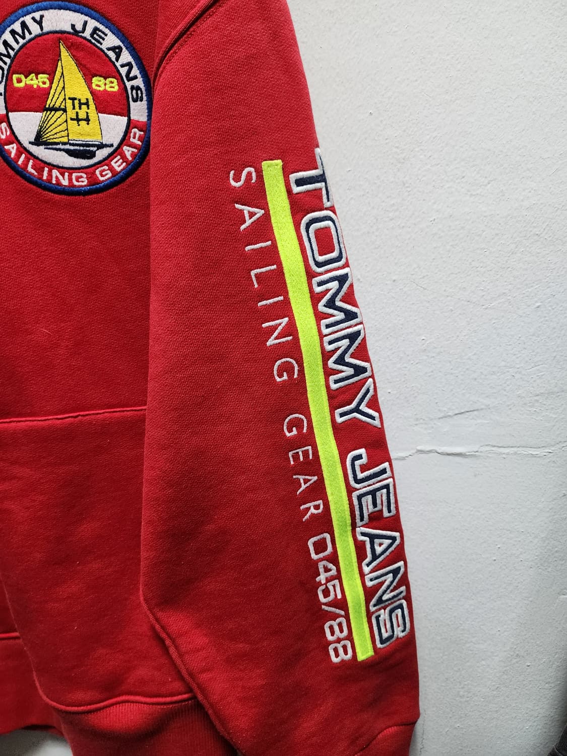 타미진스 세일링기어 레드 후드티 상품이미지4