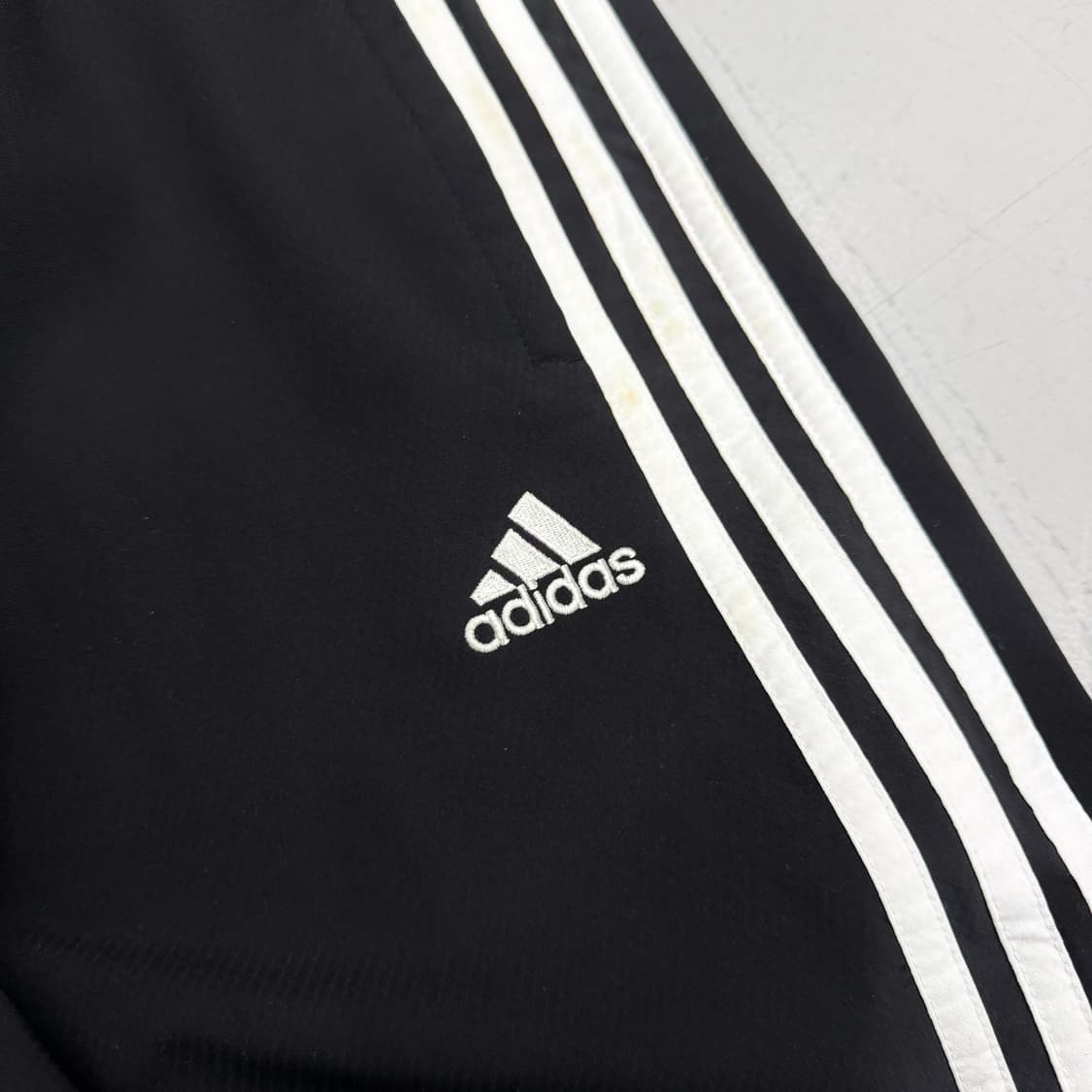 아디다스 00s 삼선 올드스쿨 바람막이 트랙팬츠 상품이미지4