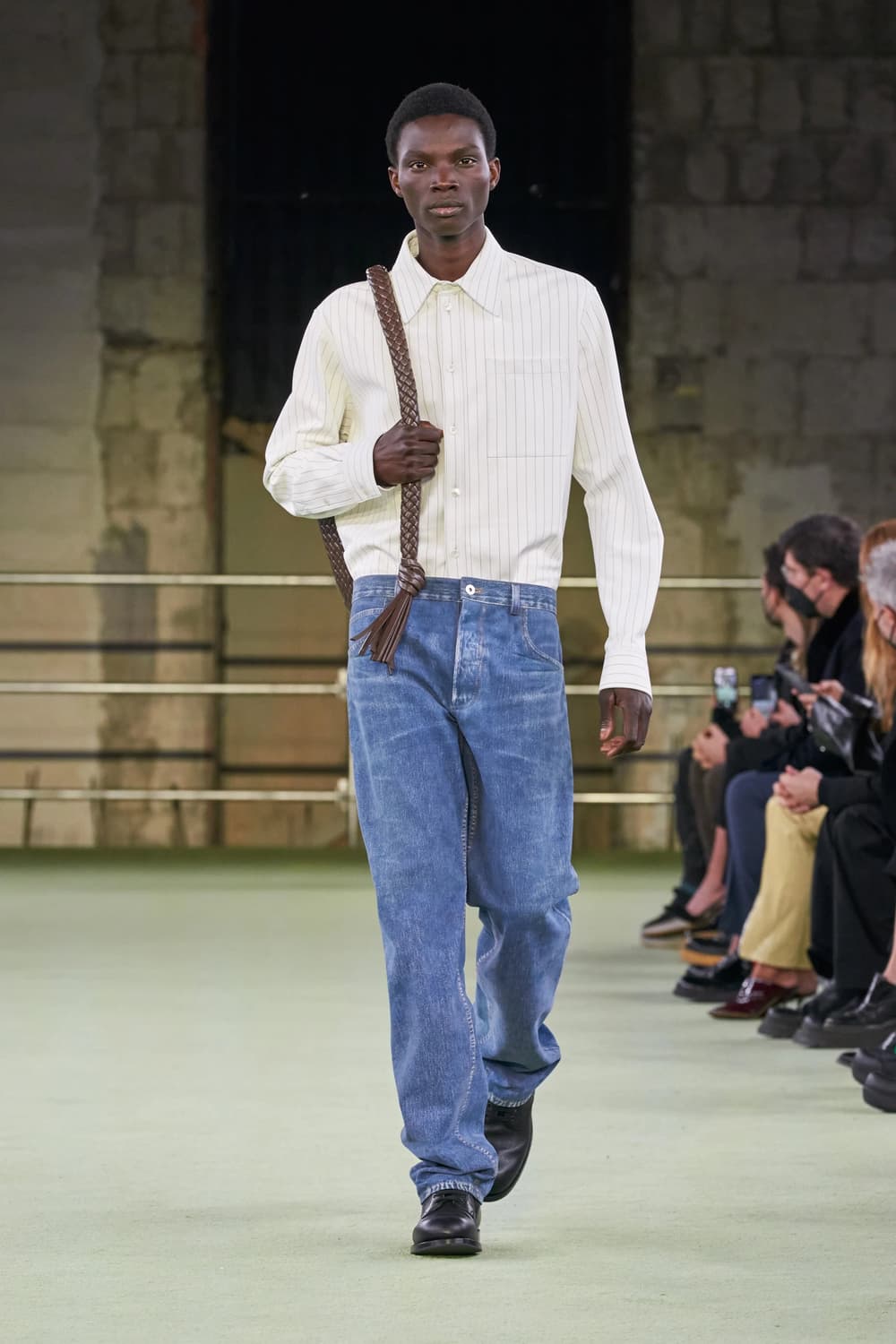 [46] 보테가베네타 트롱프뢰유 레더 팬츠 상품이미지1