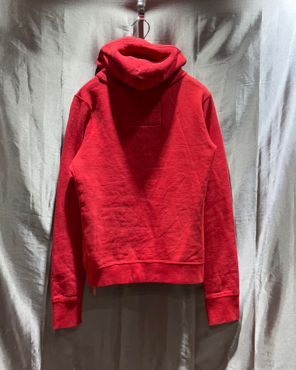 L 아베크롬비 레드 자수 후드티 상품이미지3