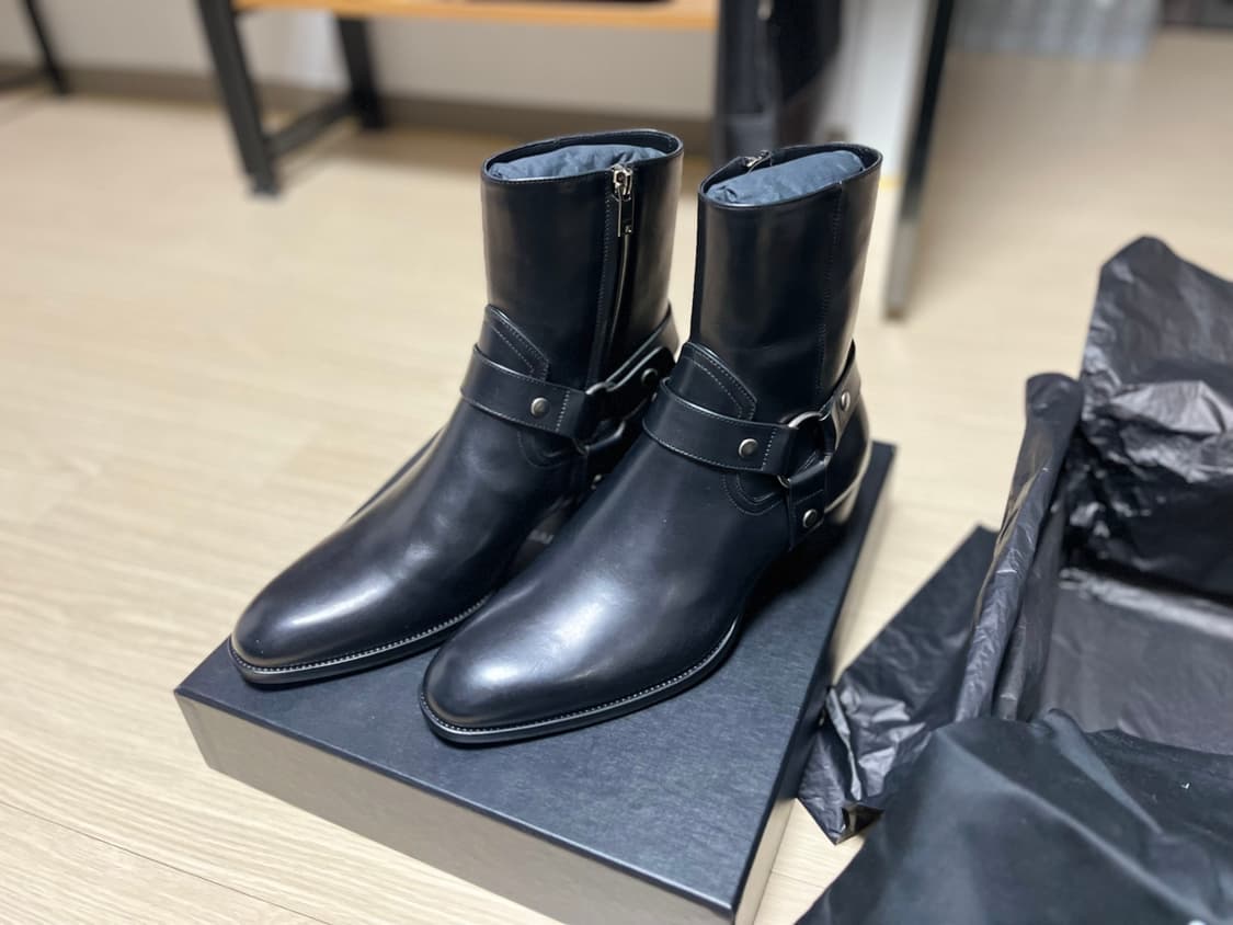 생로랑 와이어트40 하네스 부츠 상품이미지1