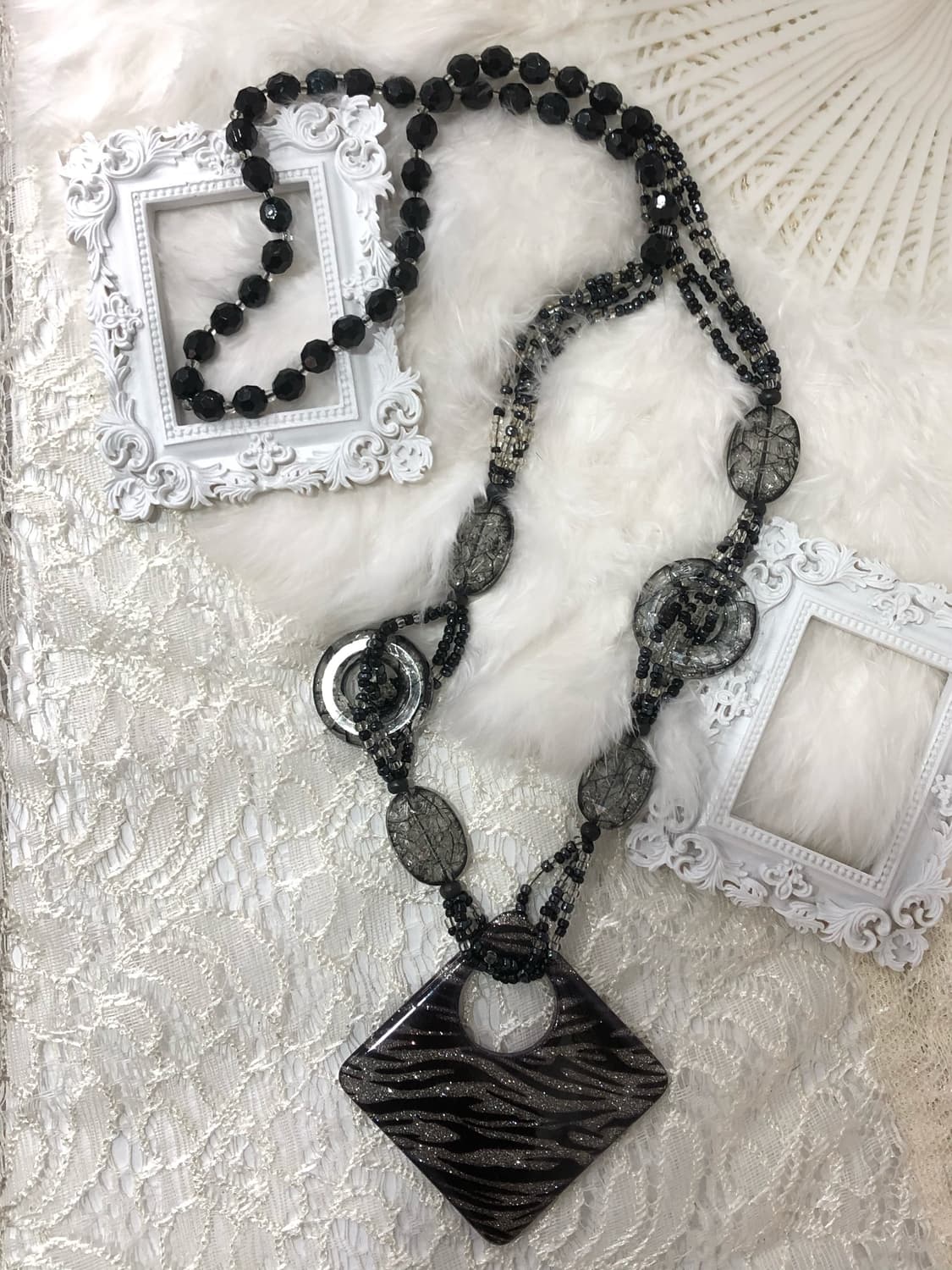 black beads zebra pendant necklace 상품이미지1