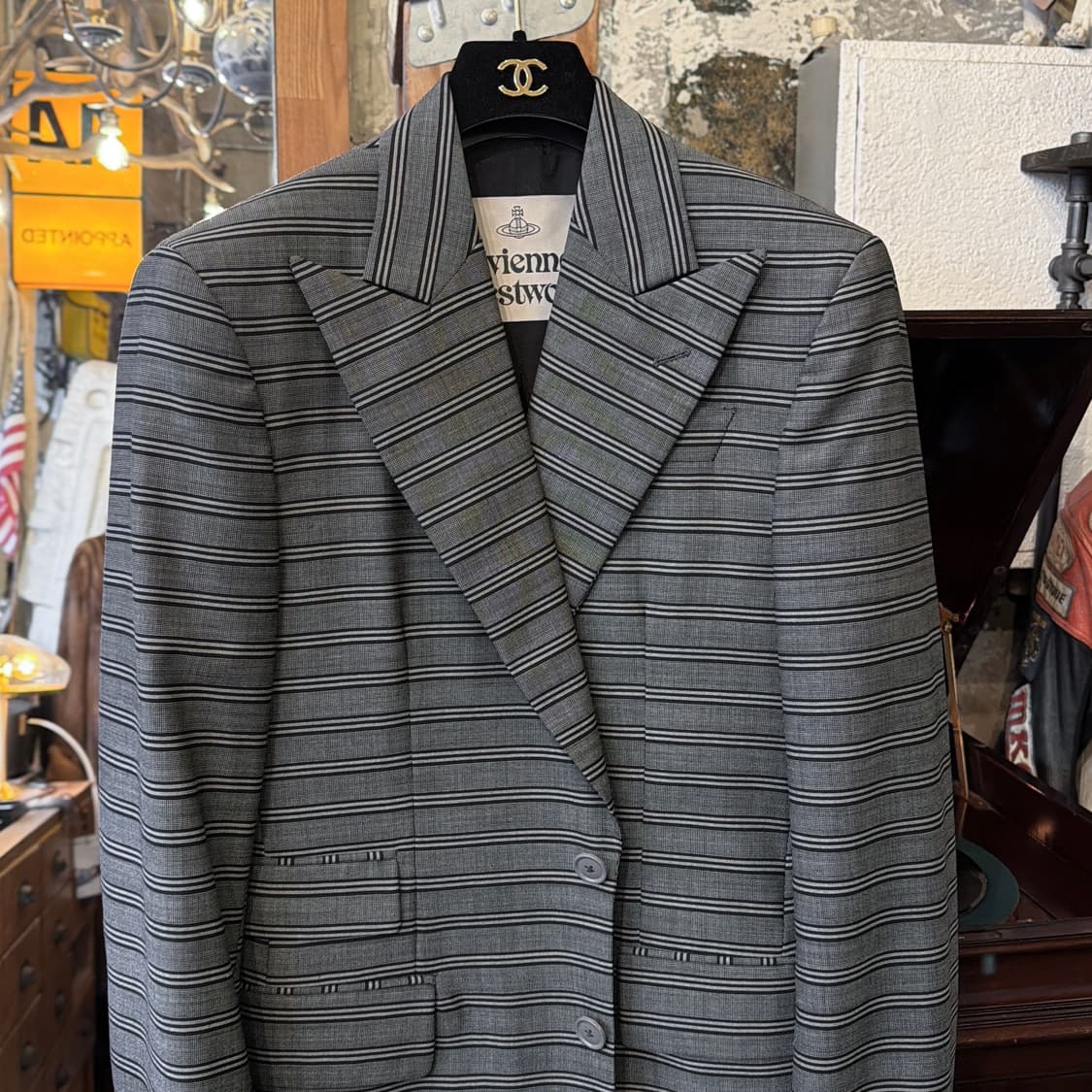 비비안웨스트우드 25AW 컬렉션 자켓 상품이미지1