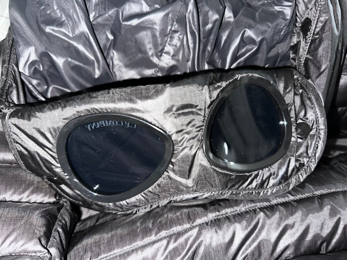 CP컴퍼니 DD쉘 고글 경량패딩 25FW 상품이미지4