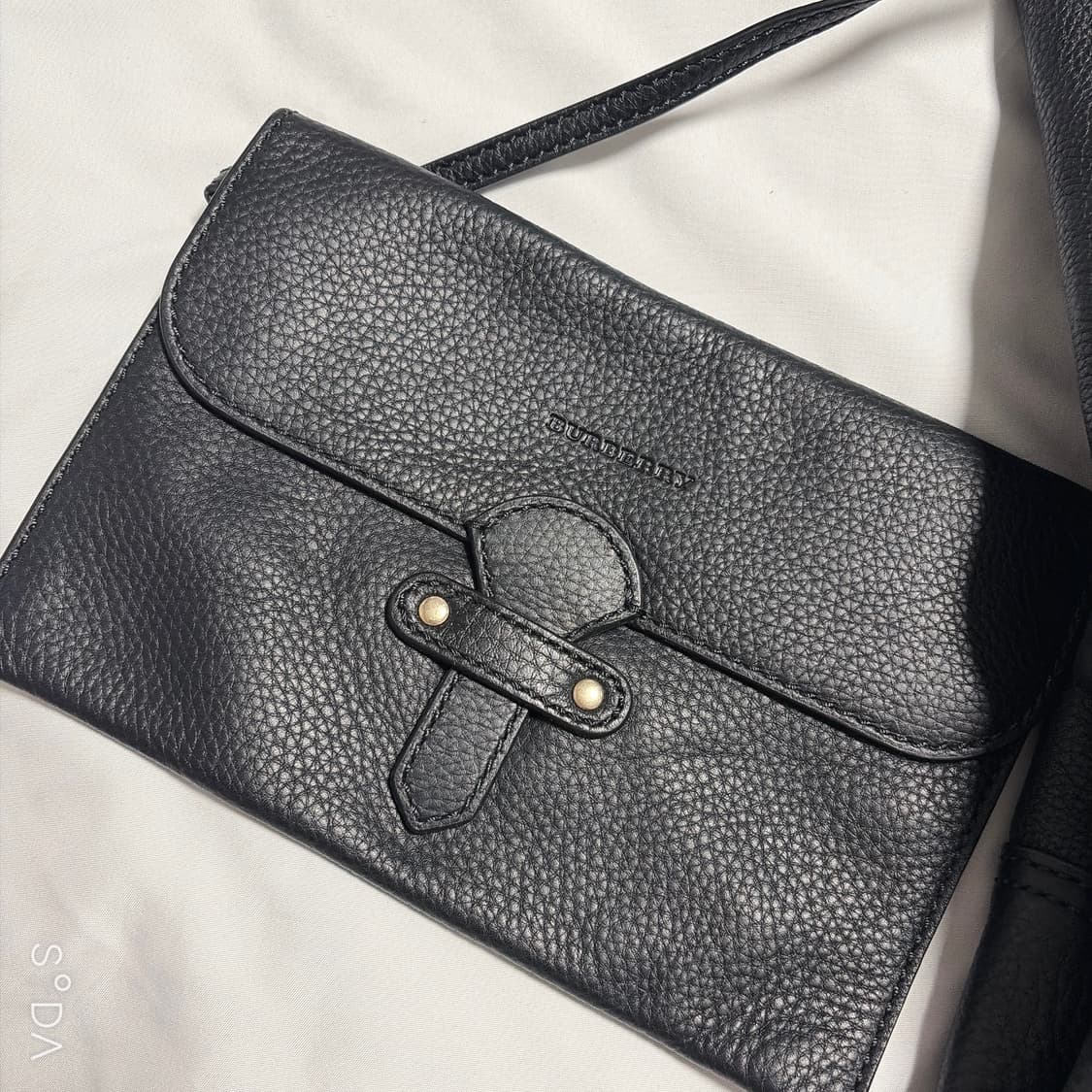 버버리 가죽 호보백 블랙 상품이미지4