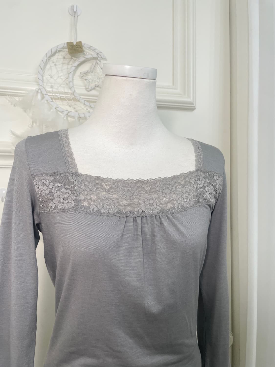 gray lace shirring square-neck span top 상품이미지6
