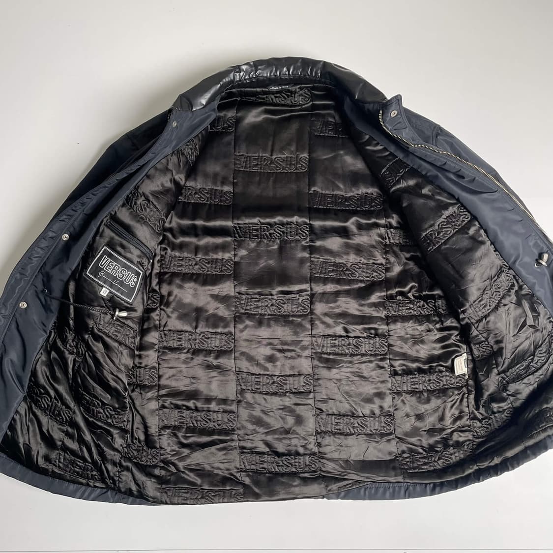 Versus 4 대각 라인 포켓 나일론 코트 (italy)   상품이미지7