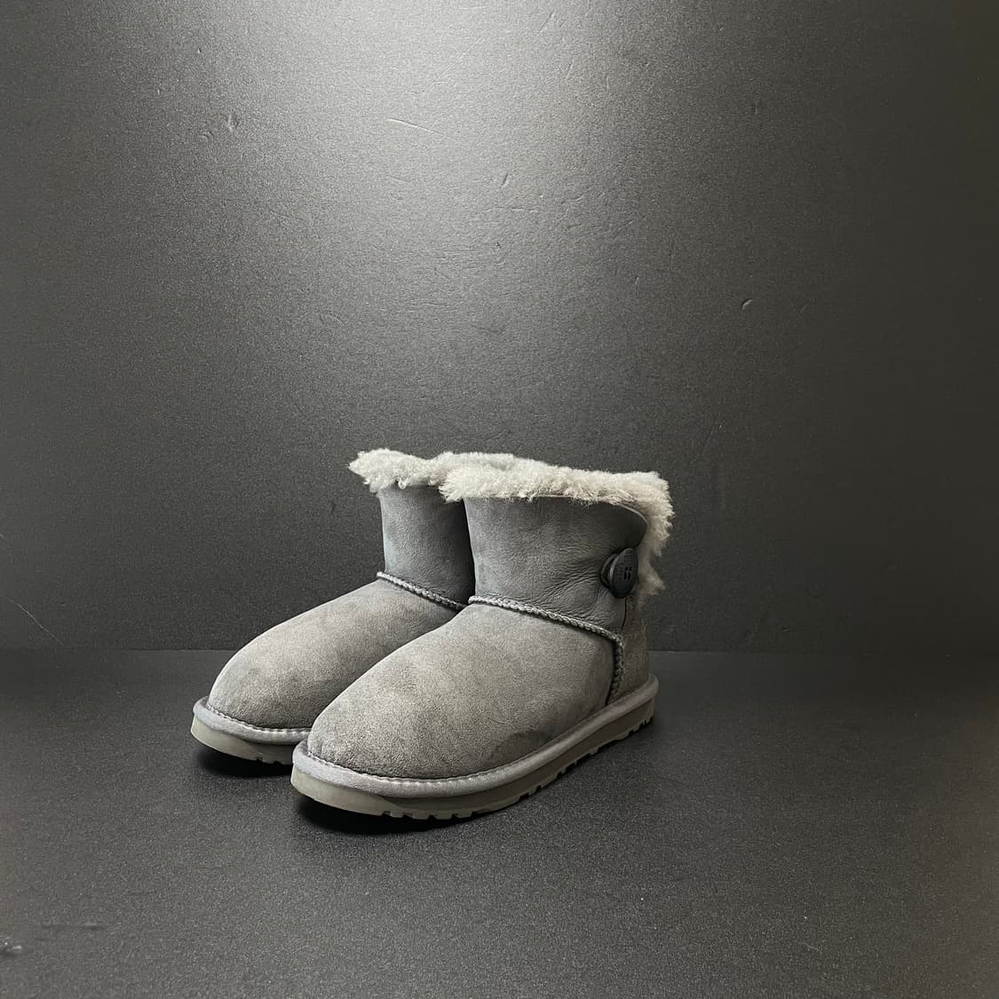 [230] UGG 어그 미니 베일리 버튼 II 상품이미지1