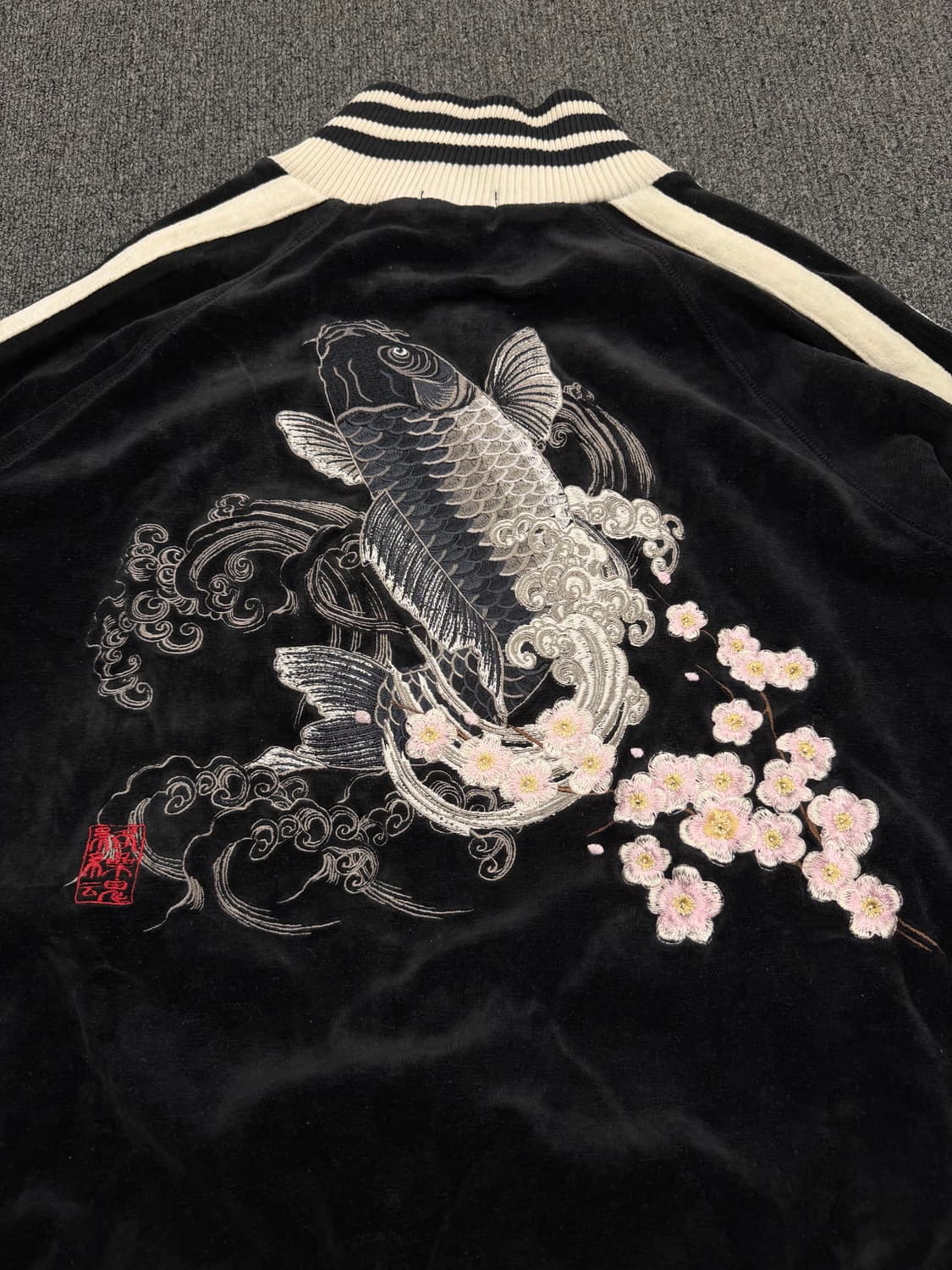 L) 카라쿠리 타마시 빈티지 잉어 자수 벨벳 져지 상품이미지6