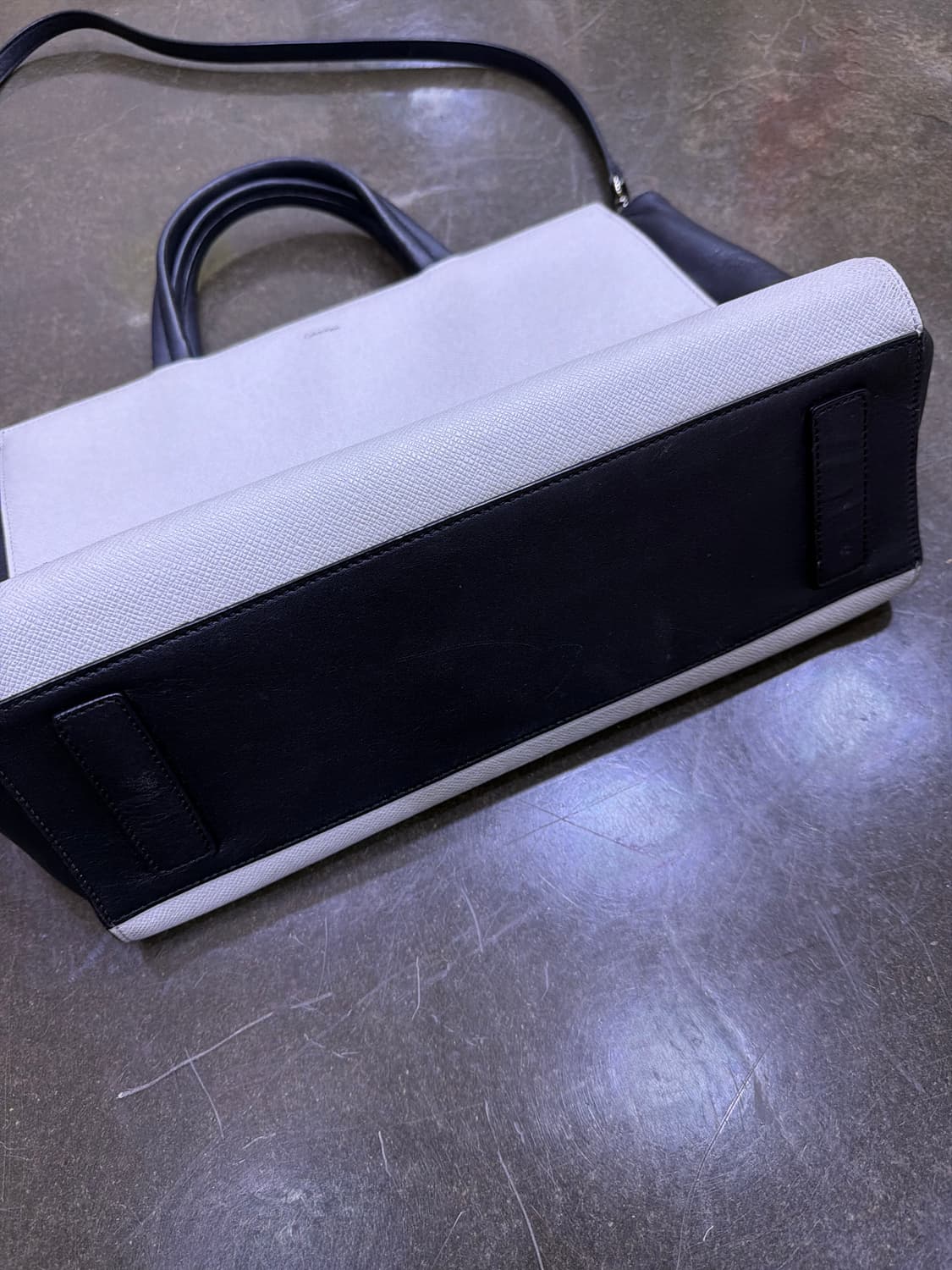 캘빈클라인 소가죽 블럭 블랙 화이트 콤비 컨템포러리 미니멀 투웨이 백 상품이미지5